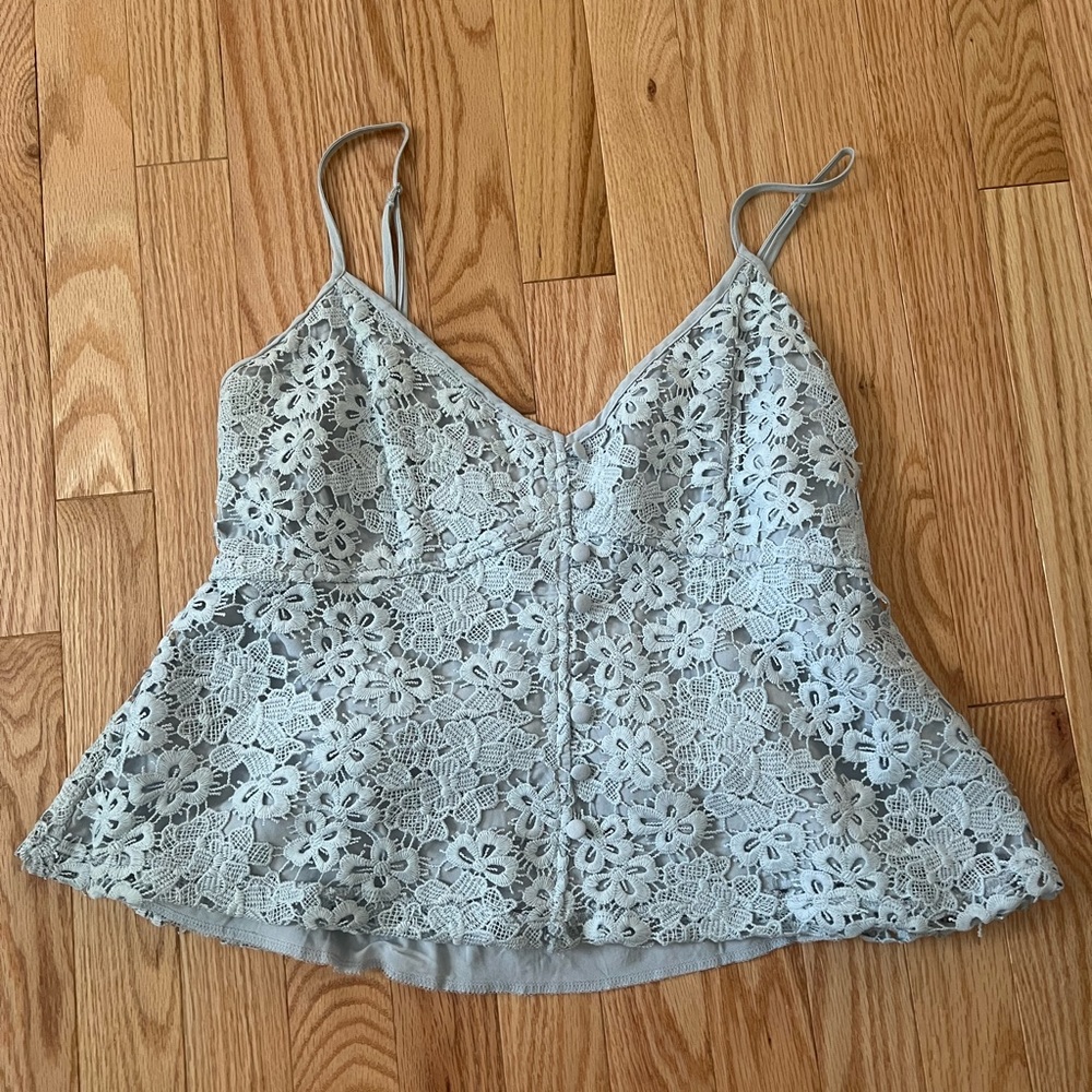 Blue floral cropped tank top from Francesca’s - only worn once, original owner